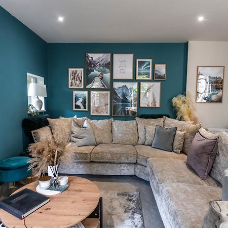 Spring Mount Huge Luxury Full Apartment- Harrogate Centre-Two Extremely Comfy Kingsize Bedrooms-Fully Equipped Modern Kitchen-Cosy Living Room With Huge Tv Exterior photo