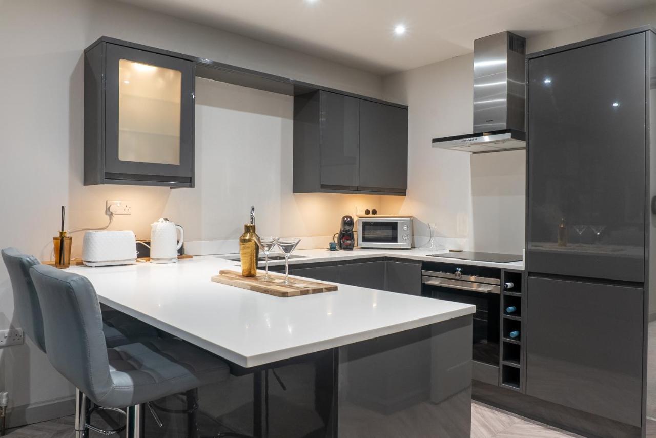 Spring Mount Huge Luxury Full Apartment- Harrogate Centre-Two Extremely Comfy Kingsize Bedrooms-Fully Equipped Modern Kitchen-Cosy Living Room With Huge Tv Exterior photo