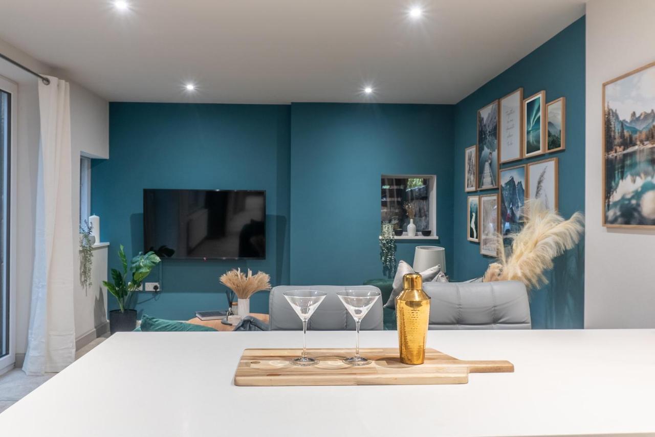 Spring Mount Huge Luxury Full Apartment- Harrogate Centre-Two Extremely Comfy Kingsize Bedrooms-Fully Equipped Modern Kitchen-Cosy Living Room With Huge Tv Exterior photo
