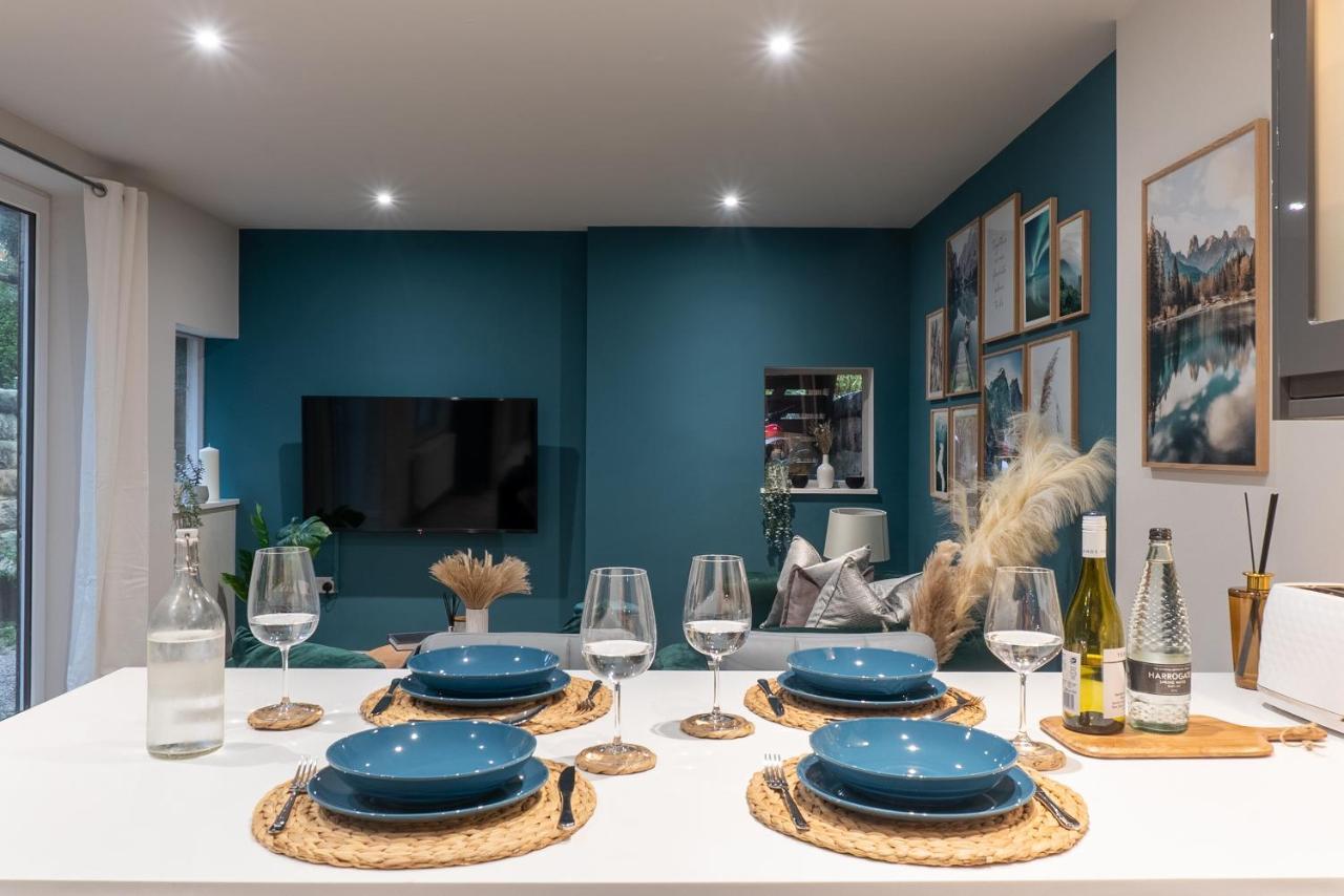 Spring Mount Huge Luxury Full Apartment- Harrogate Centre-Two Extremely Comfy Kingsize Bedrooms-Fully Equipped Modern Kitchen-Cosy Living Room With Huge Tv Exterior photo