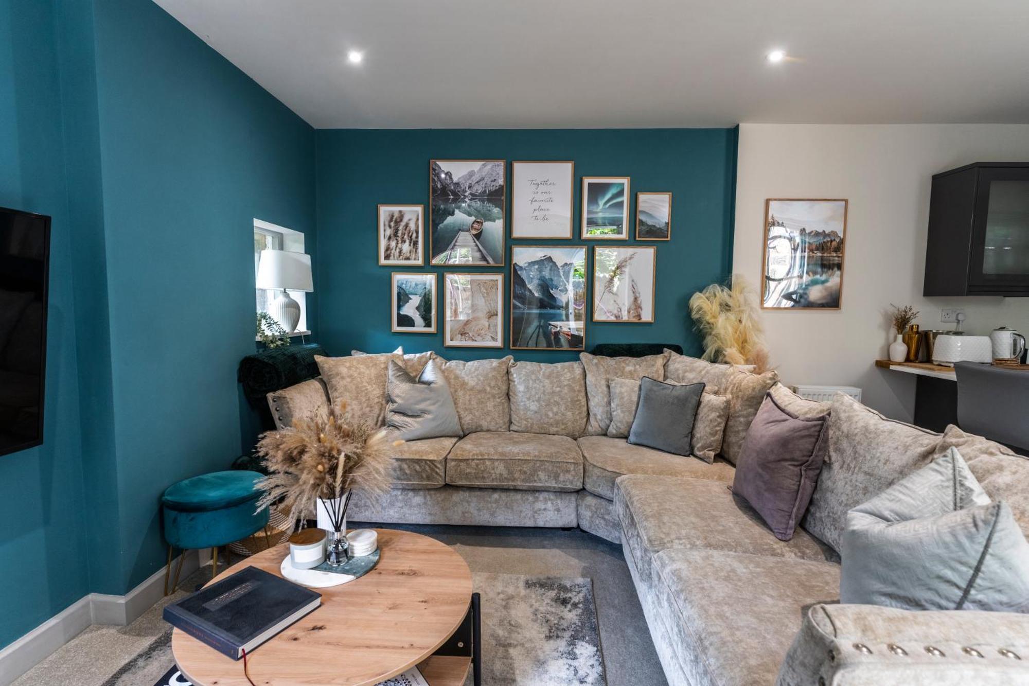 Spring Mount Huge Luxury Full Apartment- Harrogate Centre-Two Extremely Comfy Kingsize Bedrooms-Fully Equipped Modern Kitchen-Cosy Living Room With Huge Tv Exterior photo