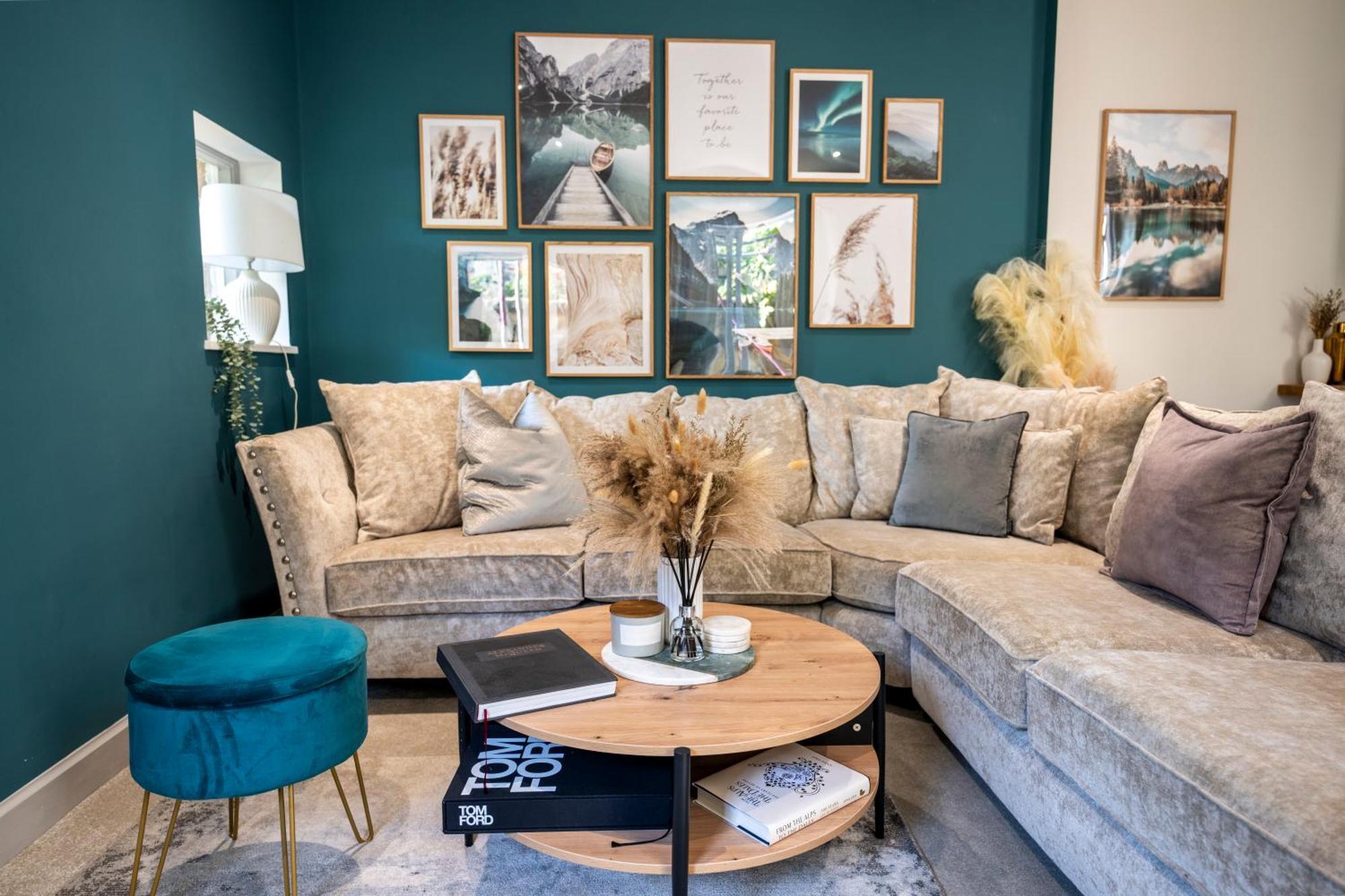 Spring Mount Huge Luxury Full Apartment- Harrogate Centre-Two Extremely Comfy Kingsize Bedrooms-Fully Equipped Modern Kitchen-Cosy Living Room With Huge Tv Exterior photo